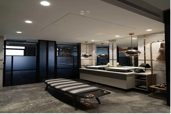 bathroom-doors-for-a-luxury-apartment